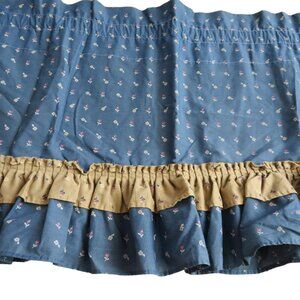 Vintage Floral Ruffle Curtain Panel: 70s Cottagecore Country Decor